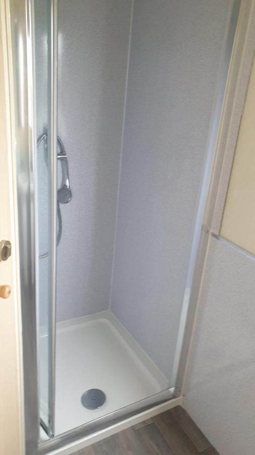 Holiday Home In Lyons Robin Hood Holiday Park Meliden Extérieur photo