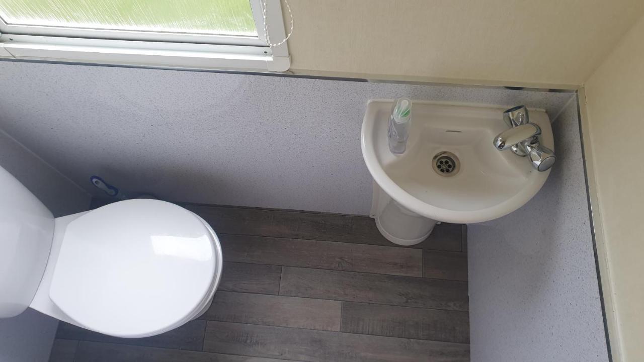 Holiday Home In Lyons Robin Hood Holiday Park Meliden Extérieur photo