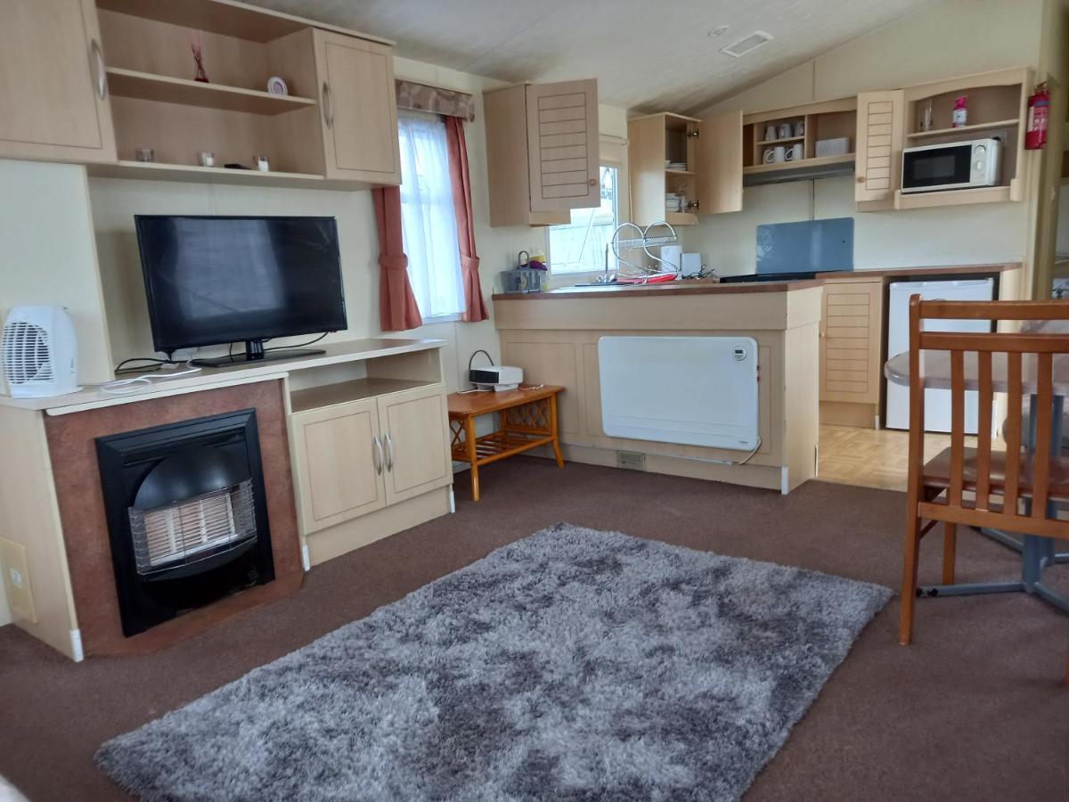 Holiday Home In Lyons Robin Hood Holiday Park Meliden Extérieur photo